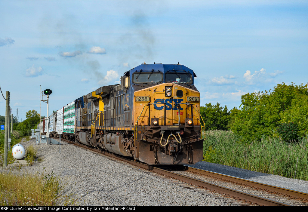 CSXT 266 leads CN 327 at Gerard-Cadieux Blvd